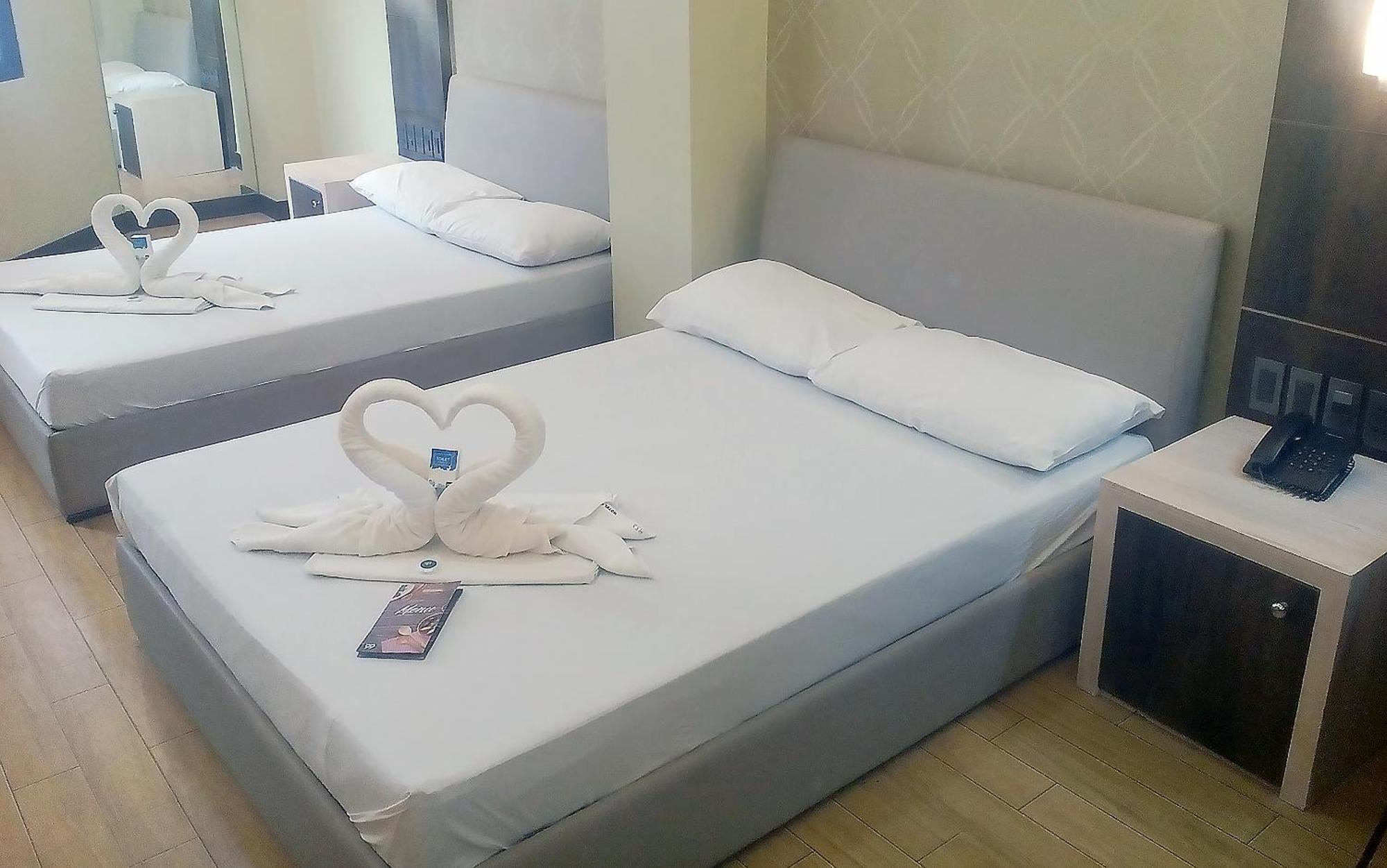 Hotel 99 Cubao Кесон-Сити Экстерьер фото