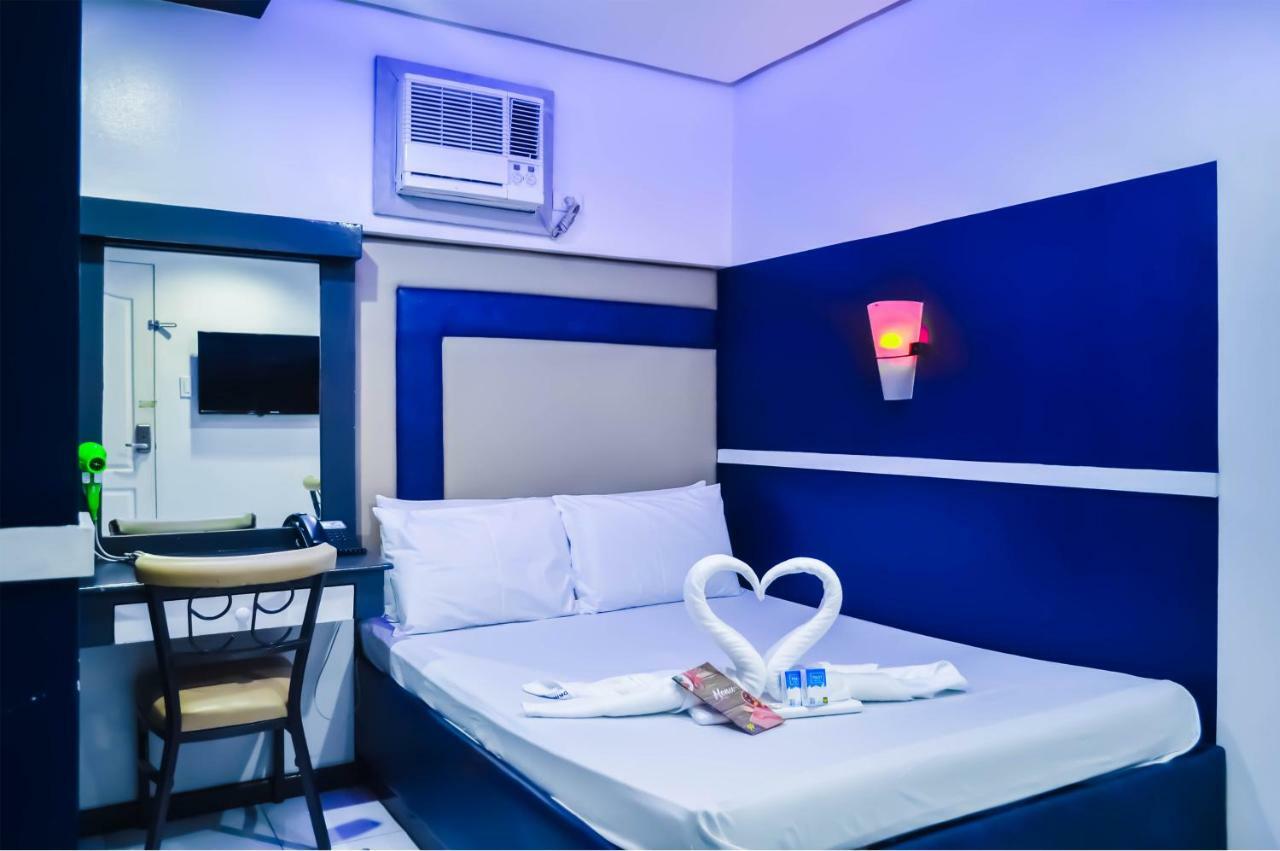 Hotel 99 Cubao Кесон-Сити Экстерьер фото